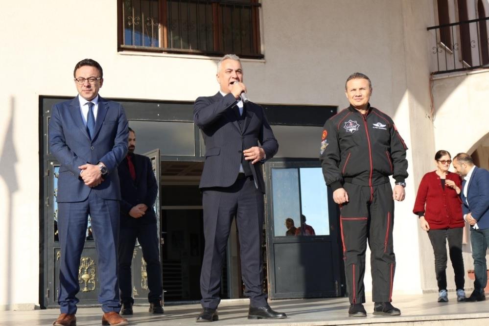 Astronot Alper Gezeravcı Öğrencilerle Buluştu