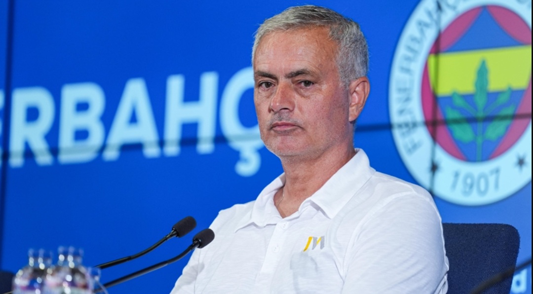 Fenerbahçe Teknik Direktörü Jose Mourinho