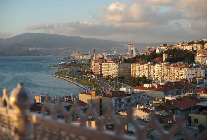 İzmir'in adı nereden geliyor