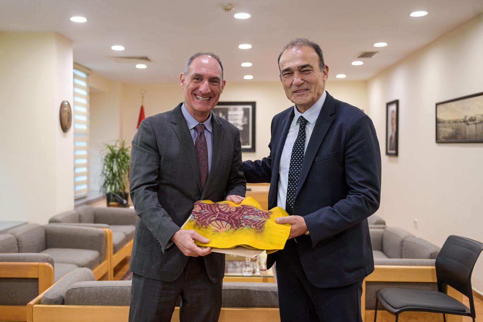 İzmir Maslahatgüzarı