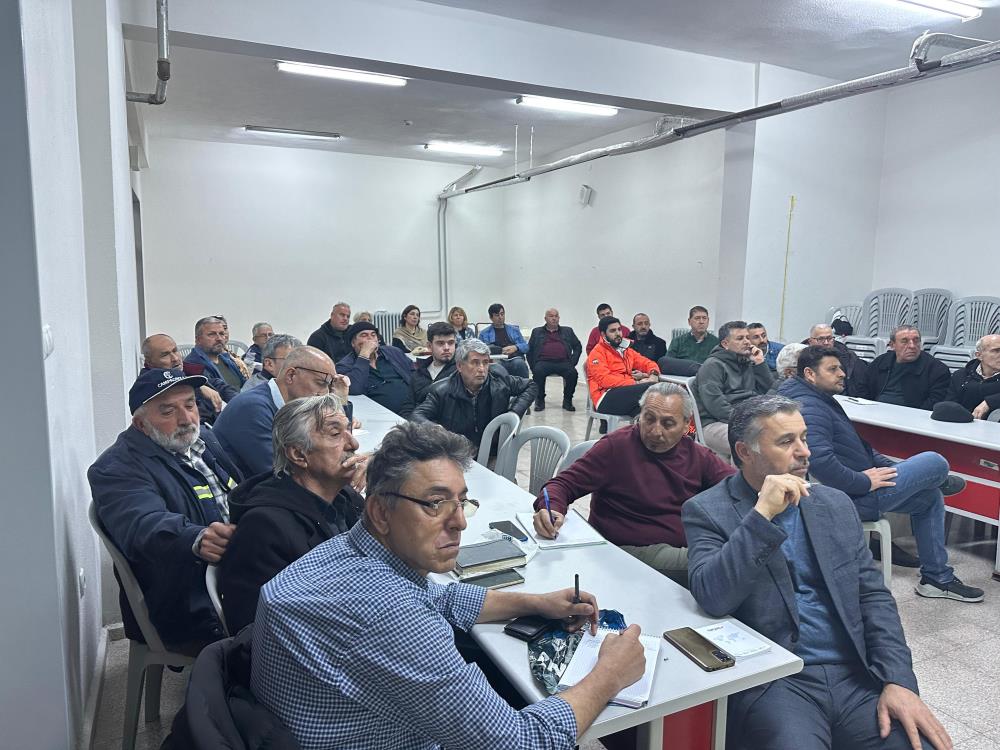 İzmirzeytinde Daha Fazla Verim Için Budama Kursu