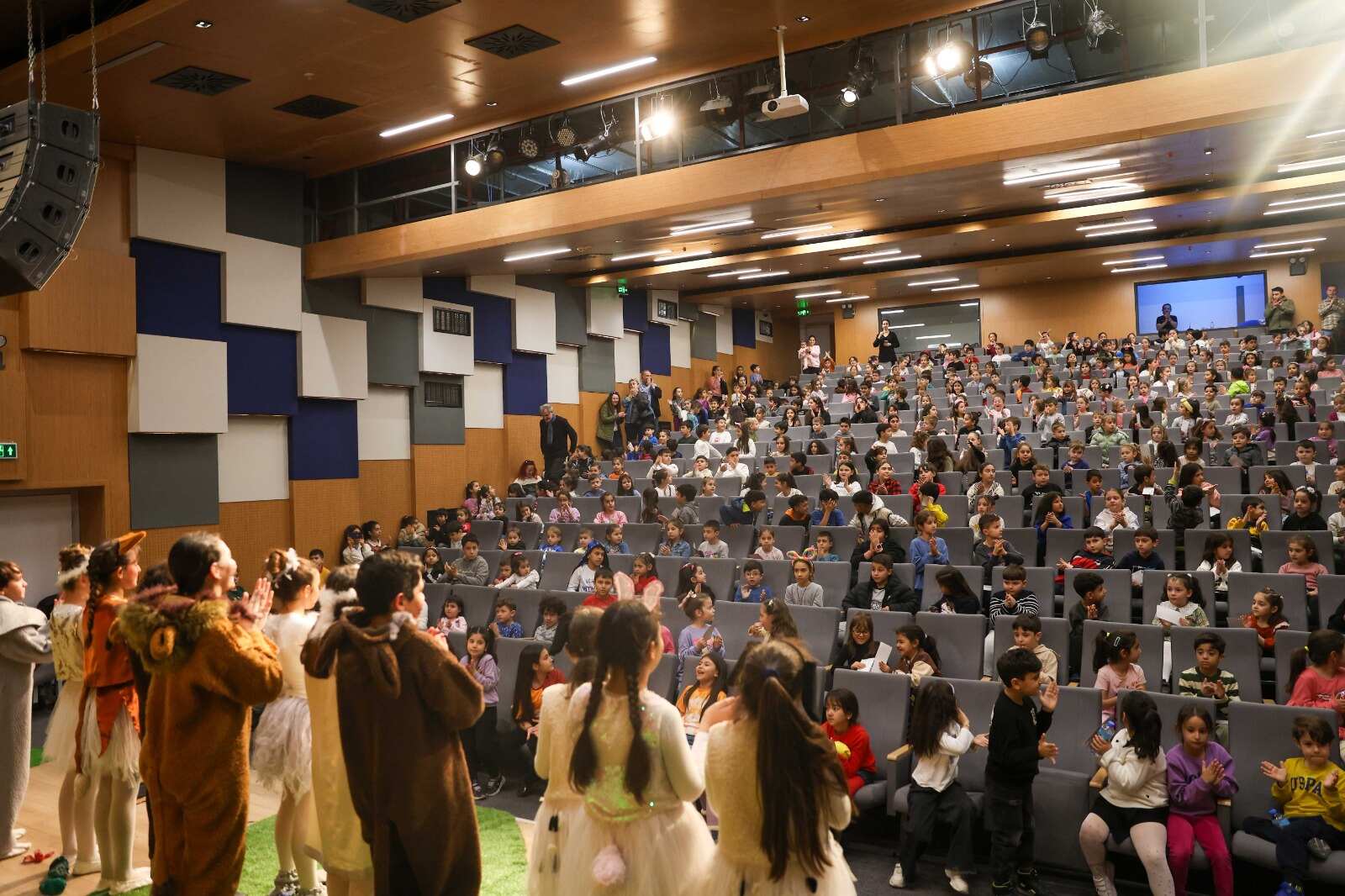 Karabağlar tiyatro oyunu