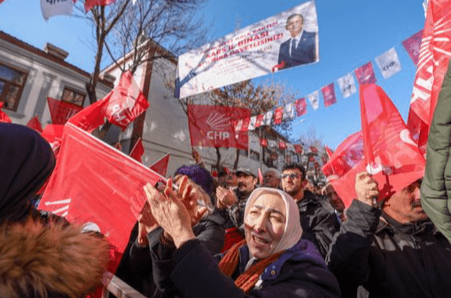 Özgür Özel Karslılarla buluştu.