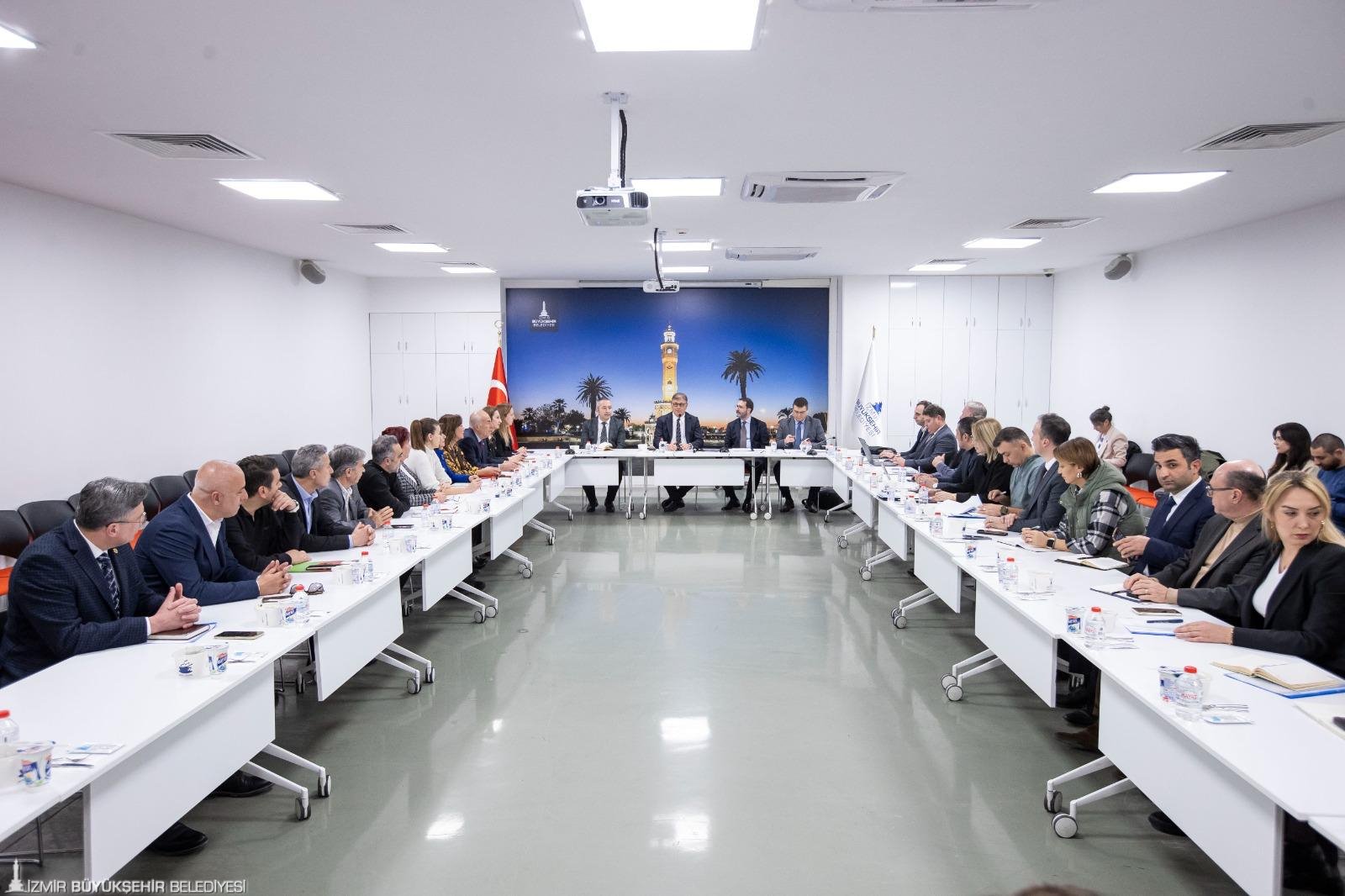 Karşiyakaya Roleybüs Geli̇yor (1)