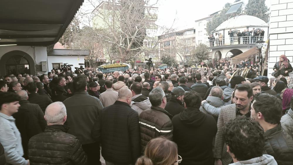 Soma Ulu Camii’de binlerce kişinin katıldığı cenaze namazı