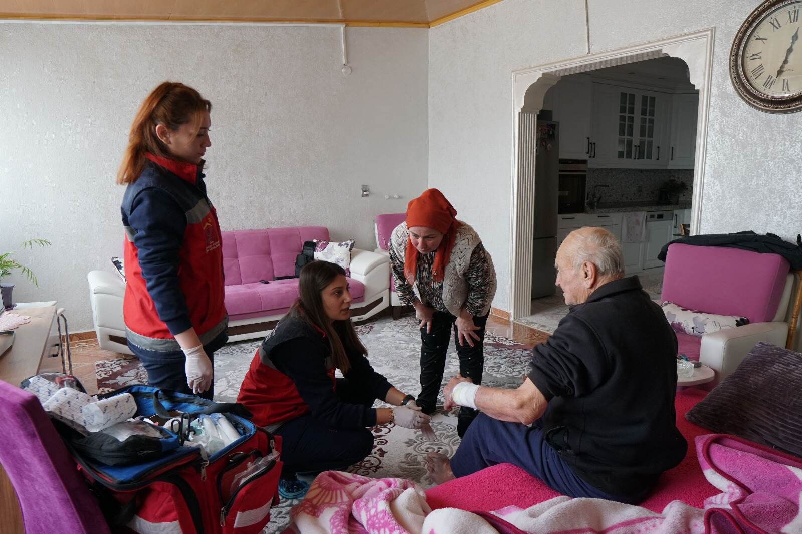 Kemalpaşa evde bakım hizmeti