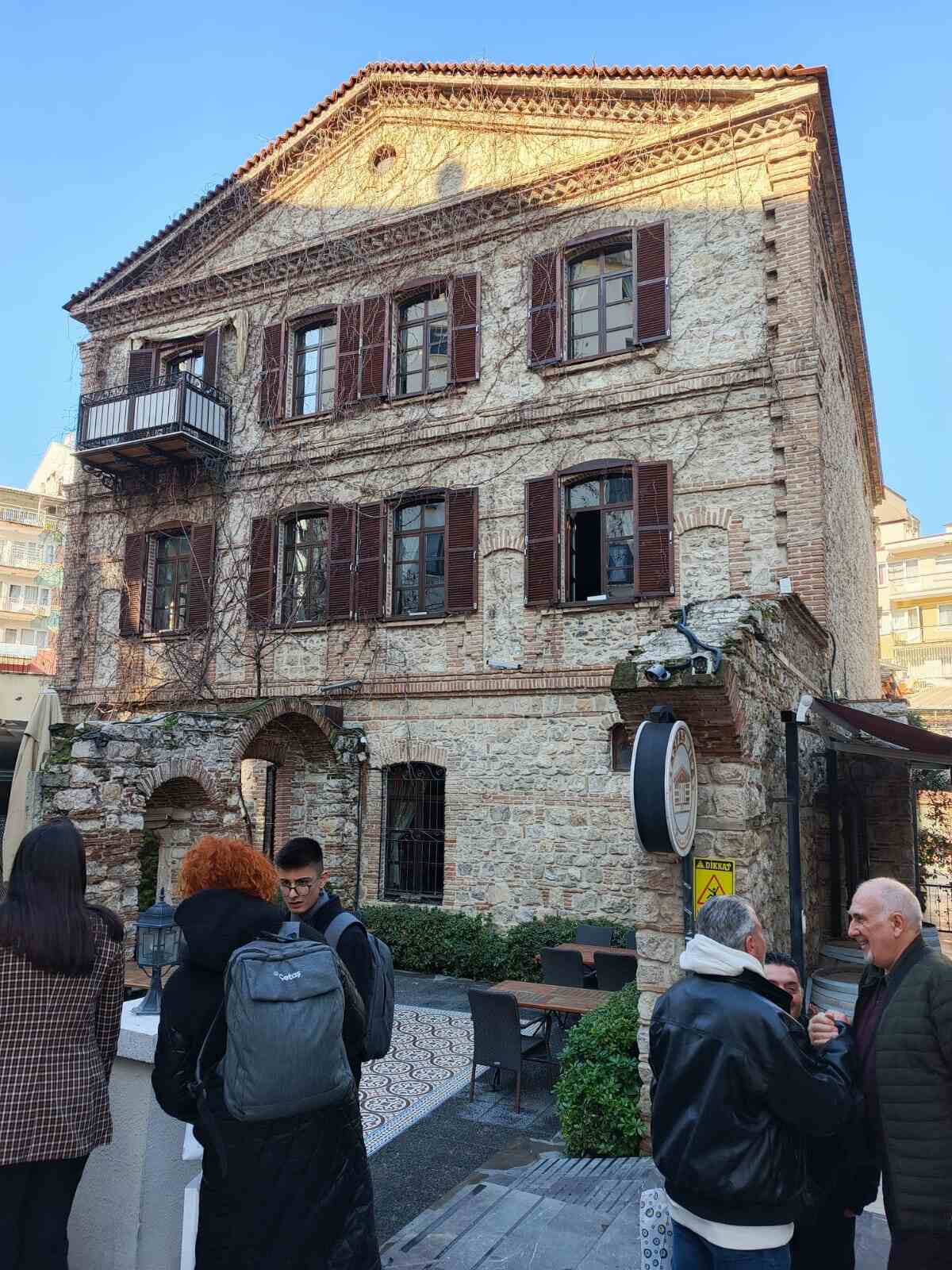 AÇIN RADYONUN SESİNİ...