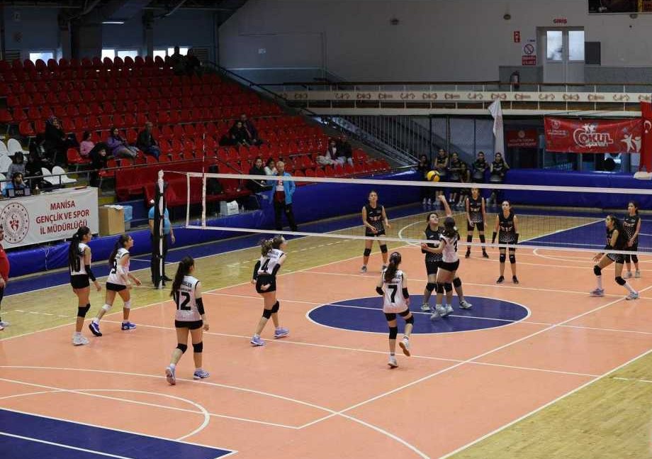 Midi Kızlar Voleybol Takımı