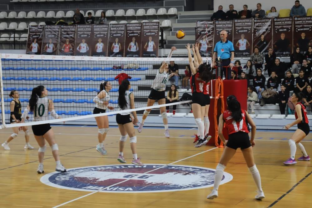 Turgutlu Belediyesi Kadın Voleybol Takımı Sezonu Tamamladı-4