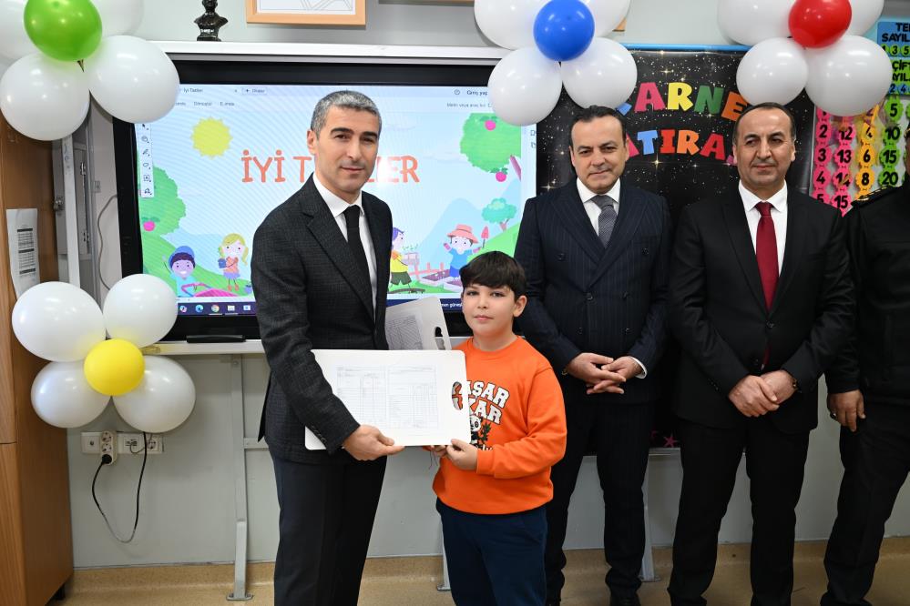 Vali Aktaş ve protokol üyeleri öğrencilerle bir araya geldi