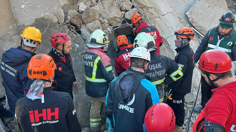 Arama kurtarma çalışmaları ve sağlık ekiplerinin müdahalesi