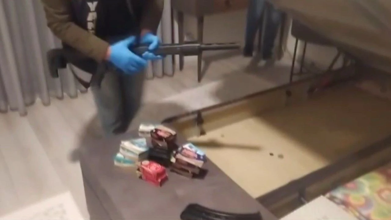 18 Kişiyi Yıllık Kart Aidat Borcu Olduğunu Söyleyip, 2 Milyon 500 Bin Tl Dolandırdılar