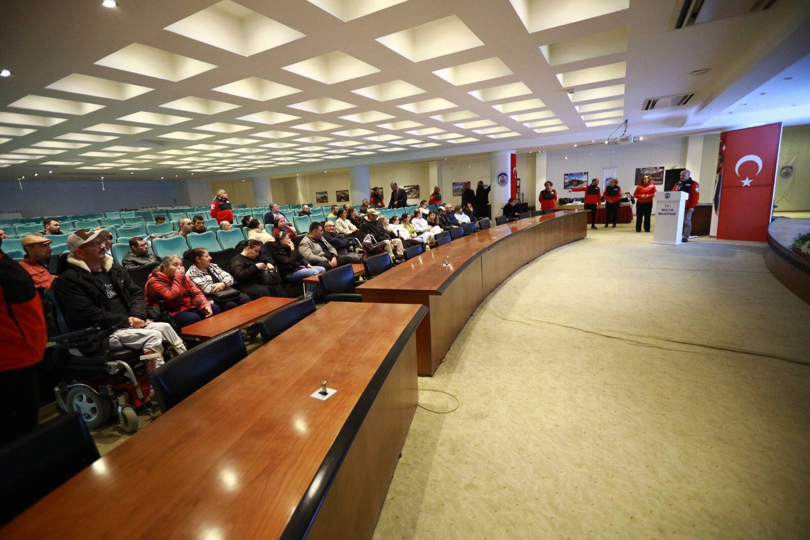 AKUT İzmir Seminer Ekibi