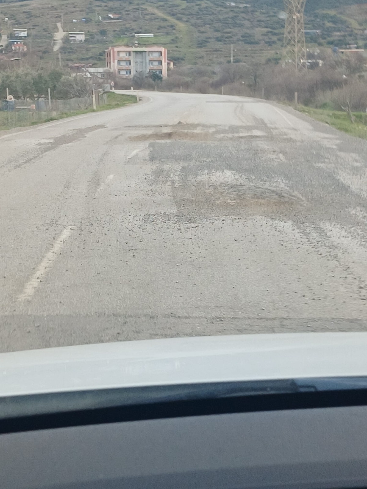 Cengiz Topel Caddesi de benzer sorunlarla karşı karşıya