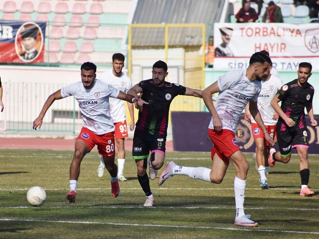 Altınordu Yarıştan Koptu