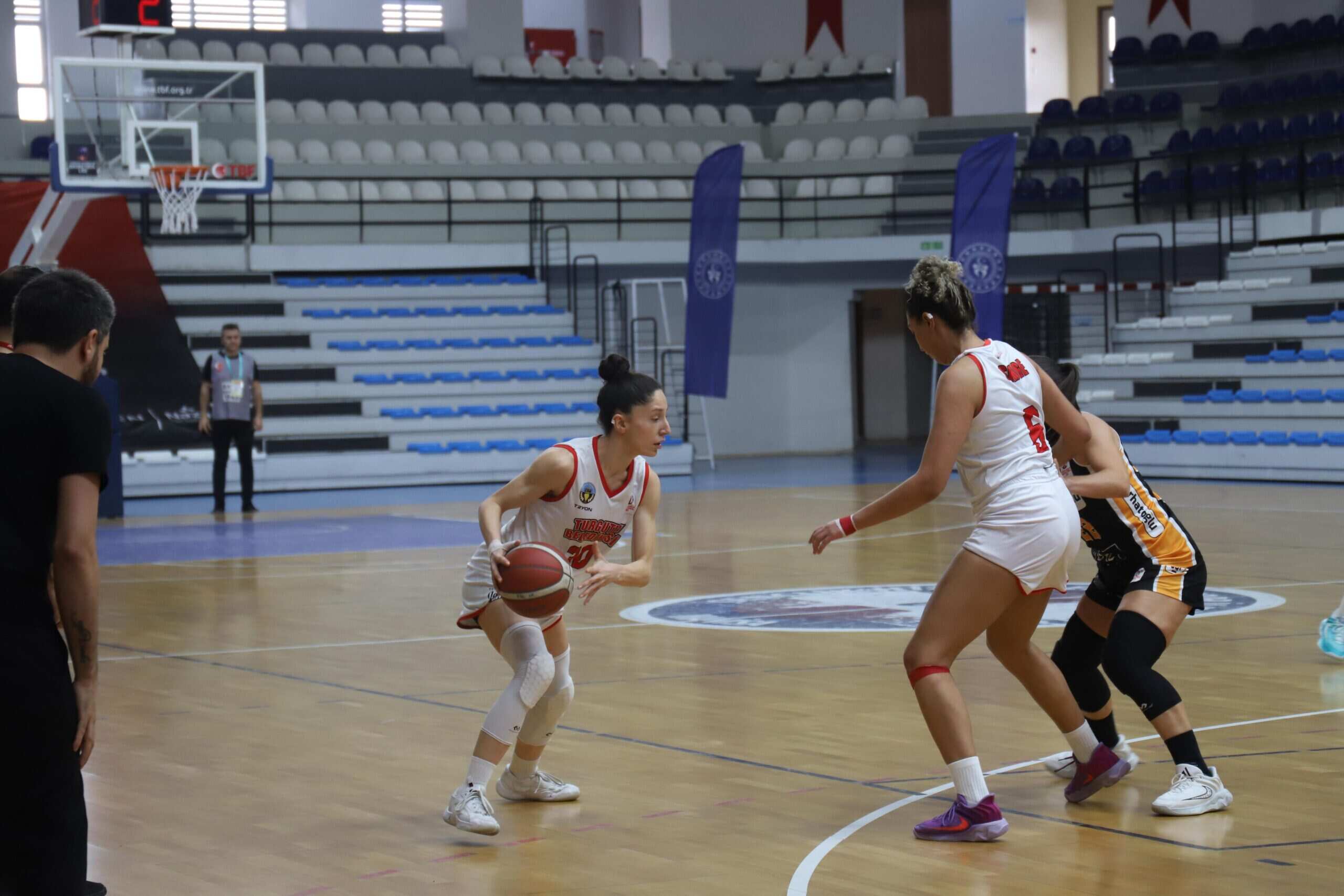 Anafartalar Spor Salonu