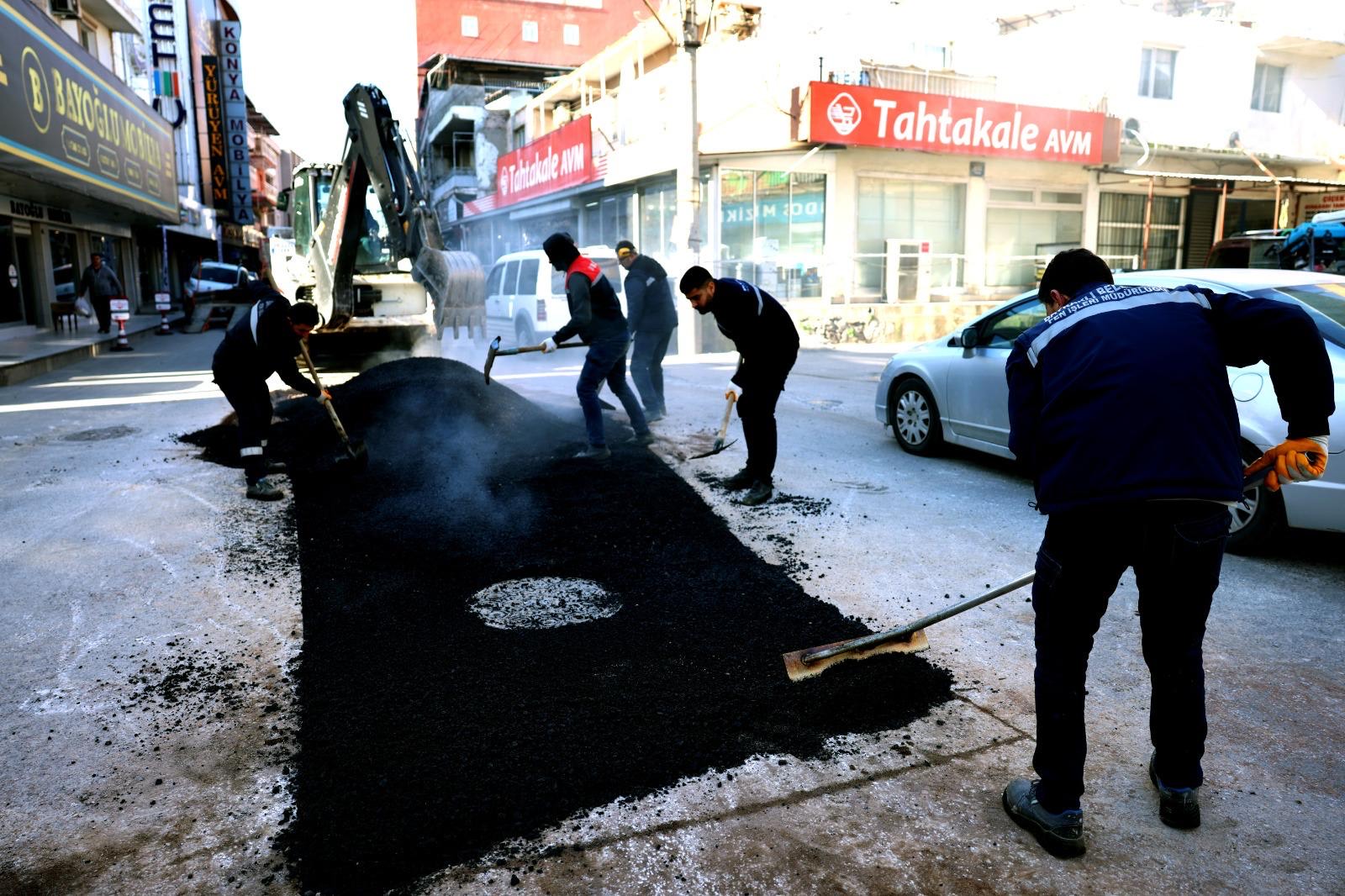 Yol tamiratları ve asfalt serimi sürecek