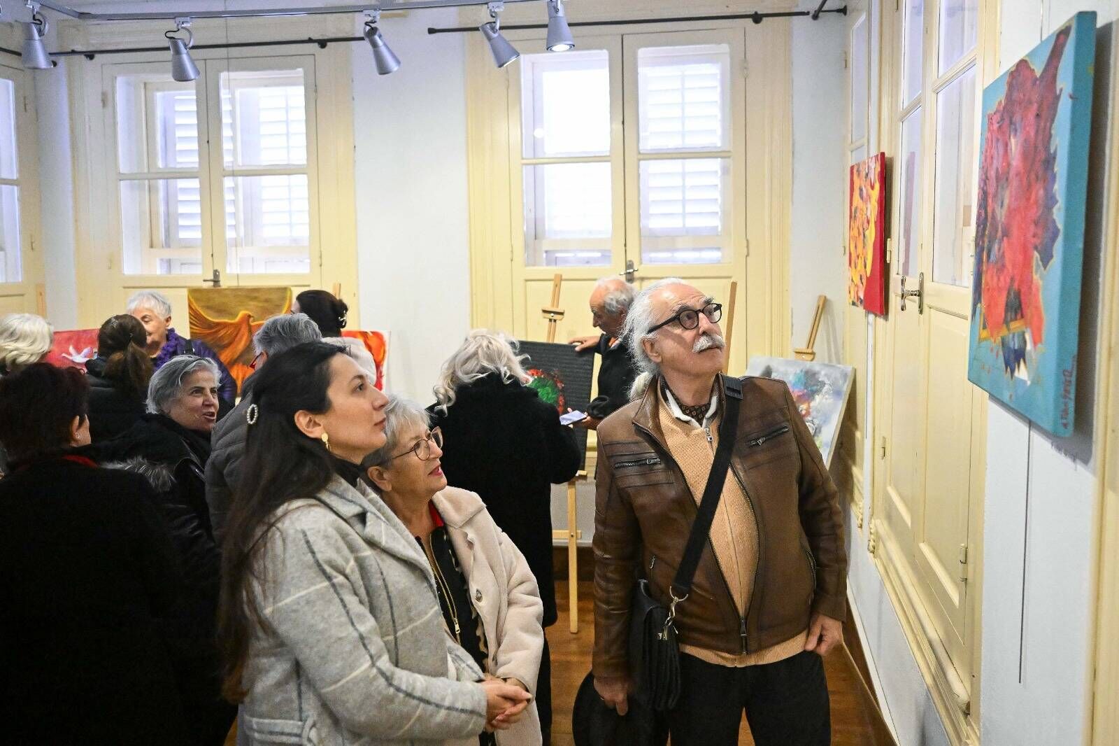 Ateşe yürüyenler sergisi