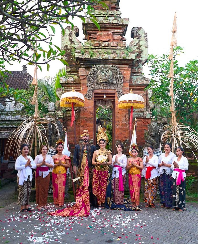 Aycan Varış Onur Yüksel Evlendi