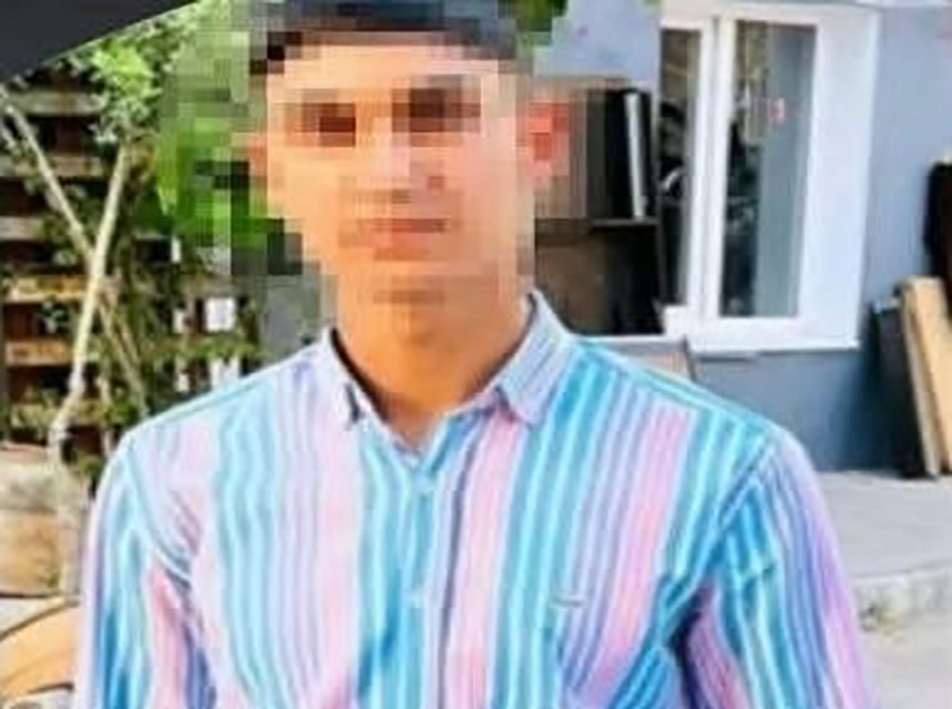 Zanlı çatıda saklandı