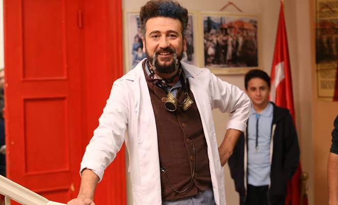 Üç farklı projede birden rol alıyor