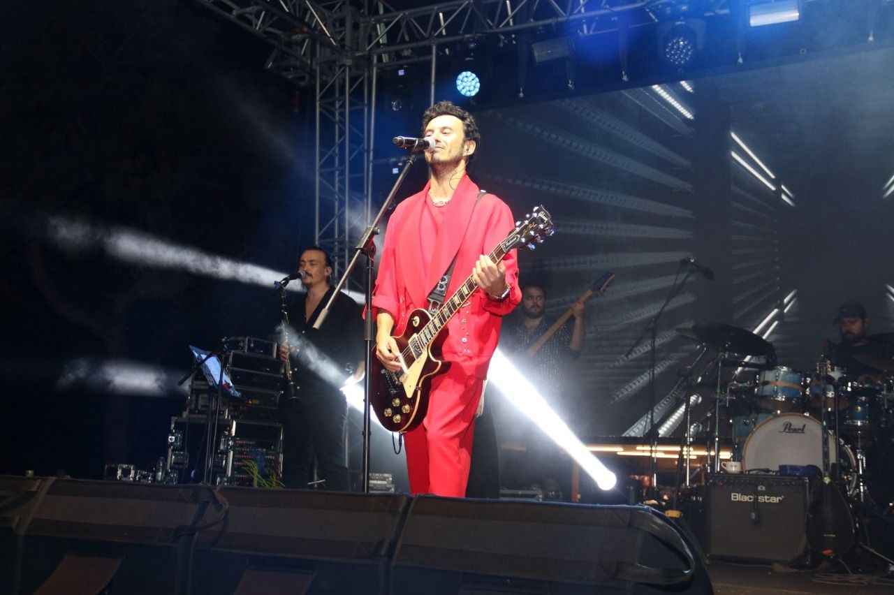 "Bir demet çiçek göndermek için gittim"