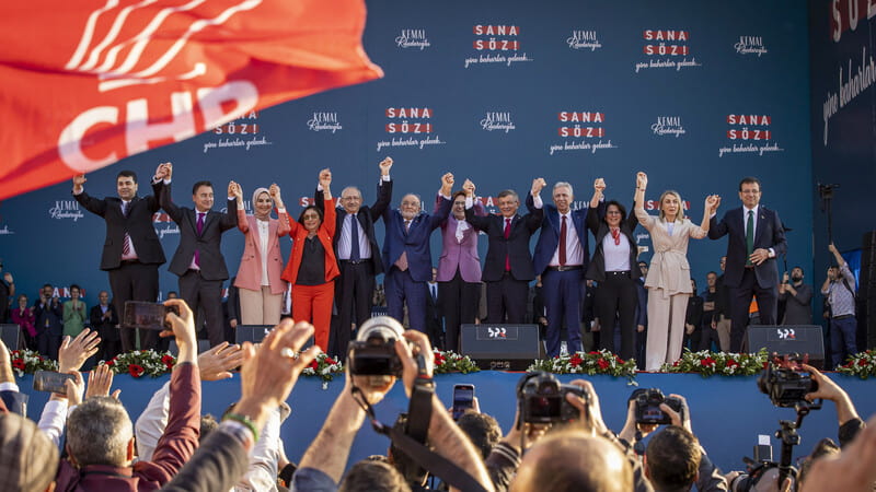 CHP İzmir'de üçlü ayrışma!