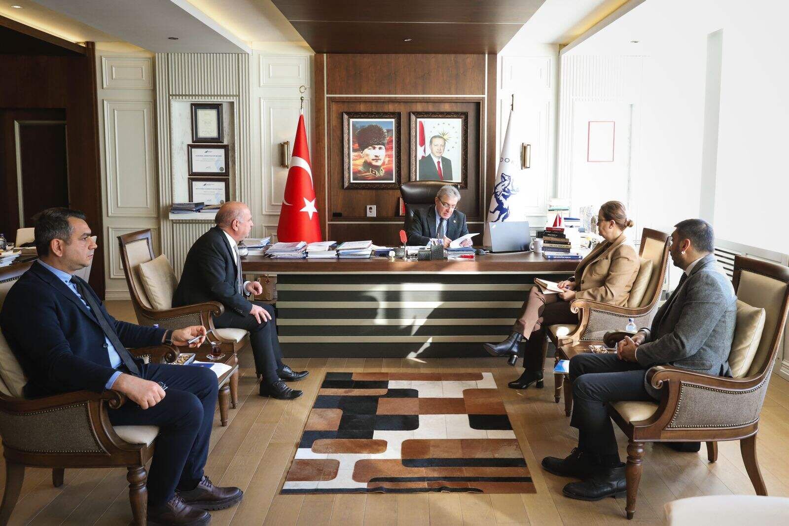 Dokuz Eylül Üniversitesi (DEÜ)