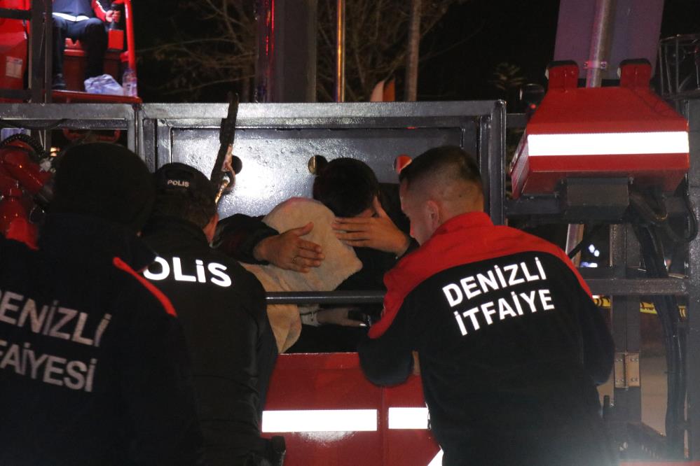 Dumanların Kapladığı 7 Katlı Rezidansta Korku Dolu Anlar Yaşandı Denizli