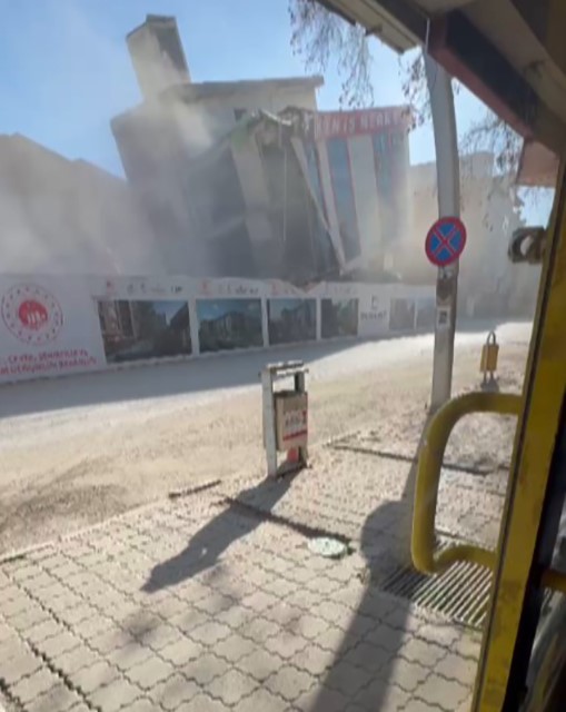 Elbistan Simgesi Bina Yııkıldı