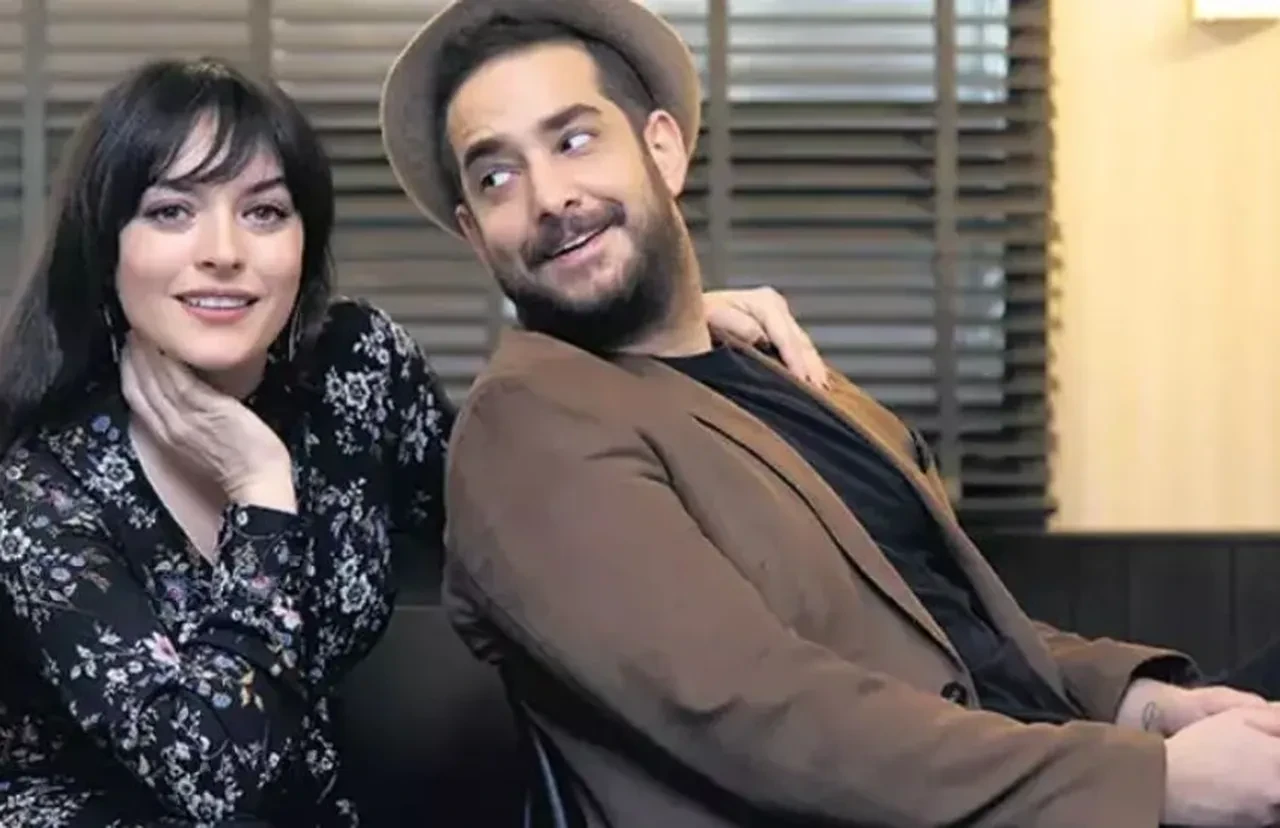 Enis Arıkan Ezgi Mola