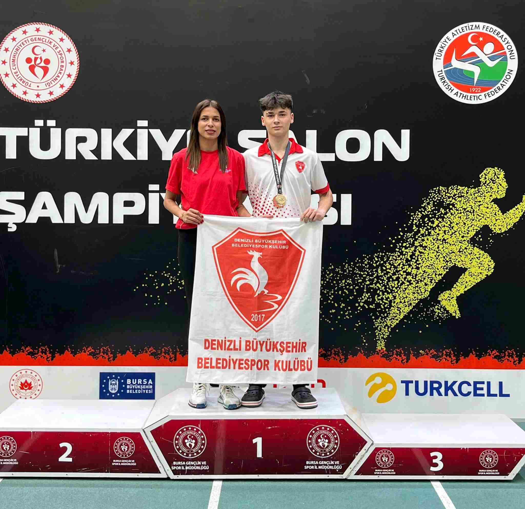 Erkekler Üç Adım Atlama 