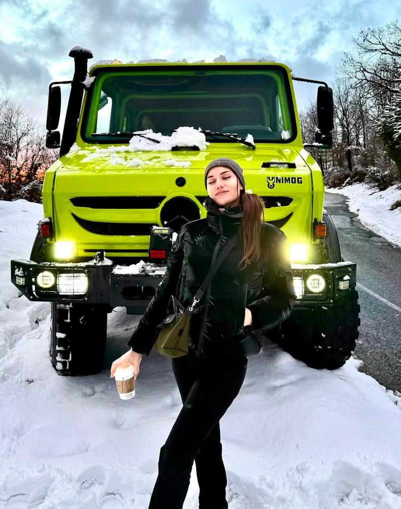 Fahriye Evcen Lüks Araç