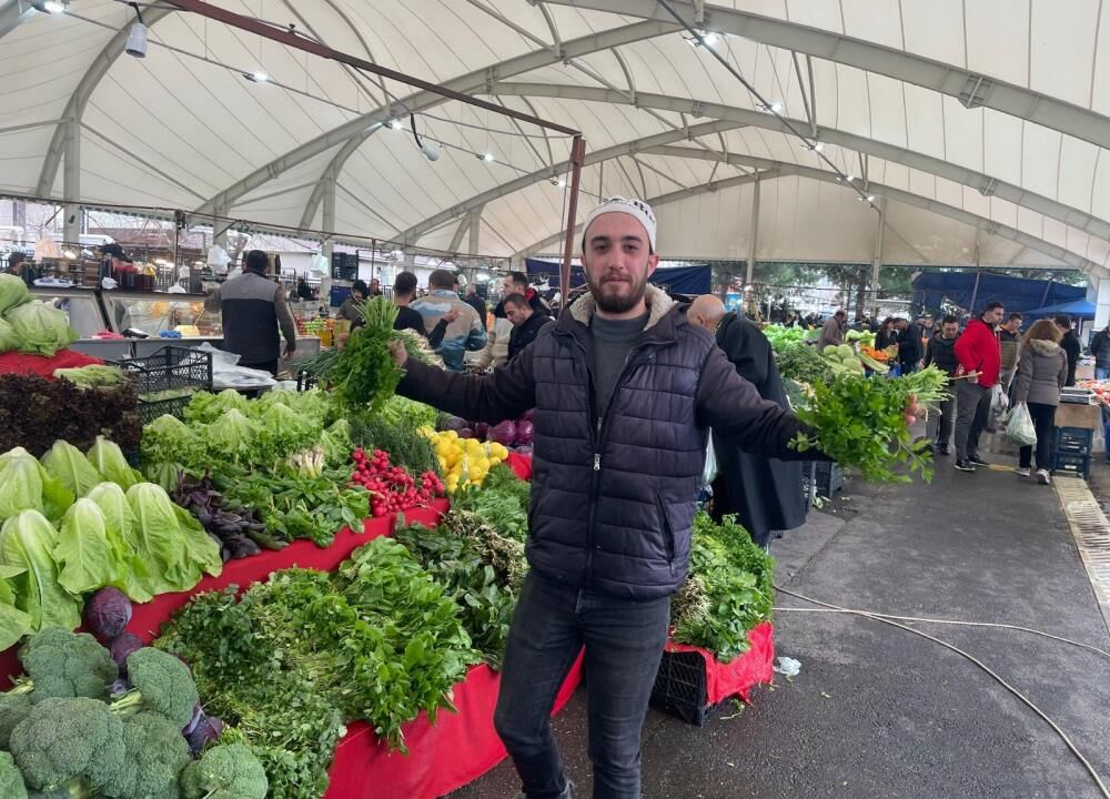 Gazetecilik Bölümünü Bitirdi