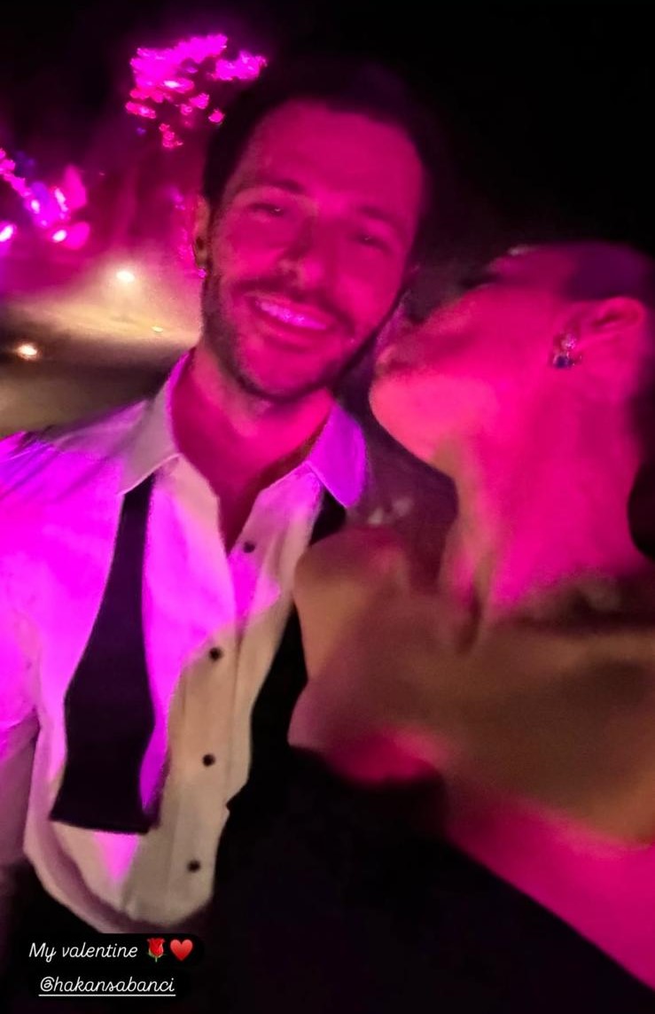 Hande Erçel Hakan Sabancı Sevgililer Günü