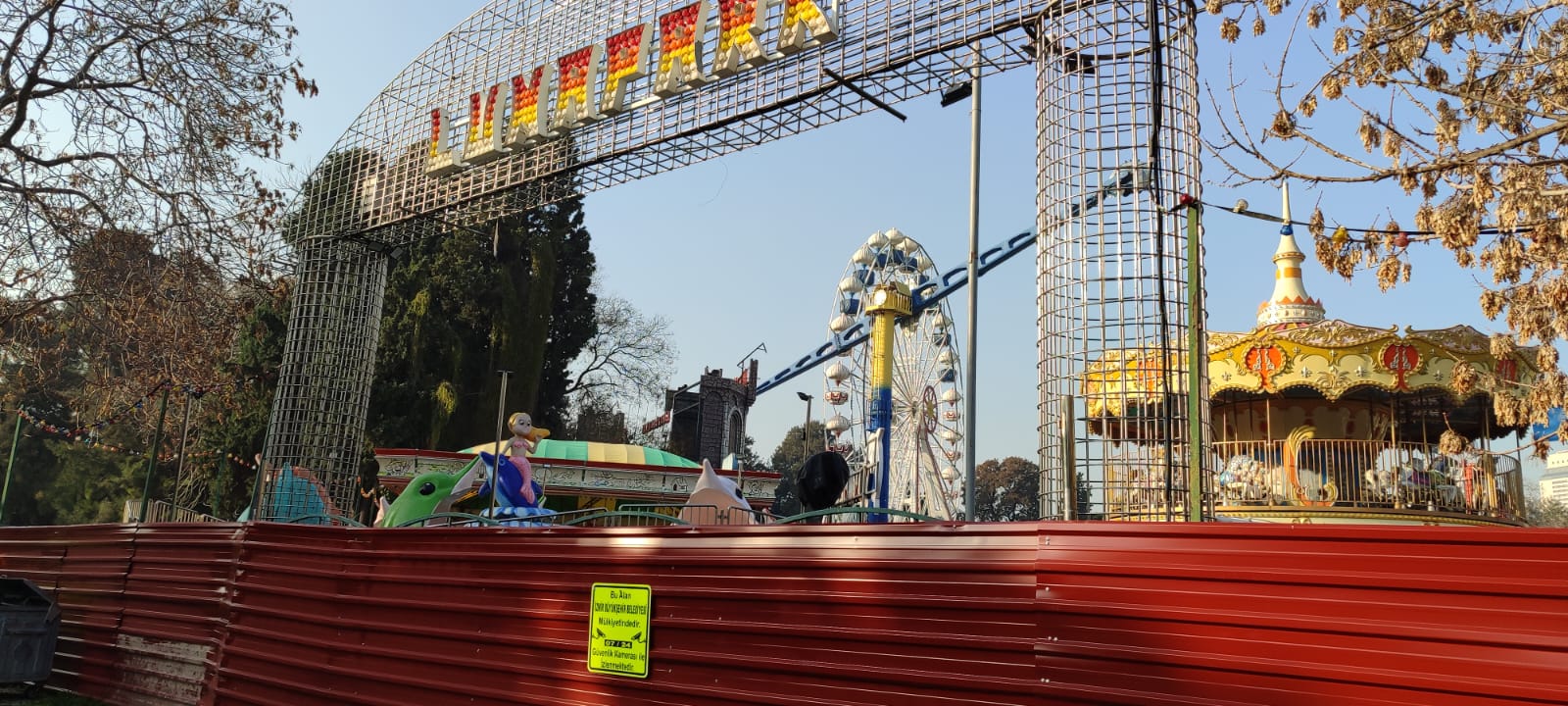 Lunapark Kapısı