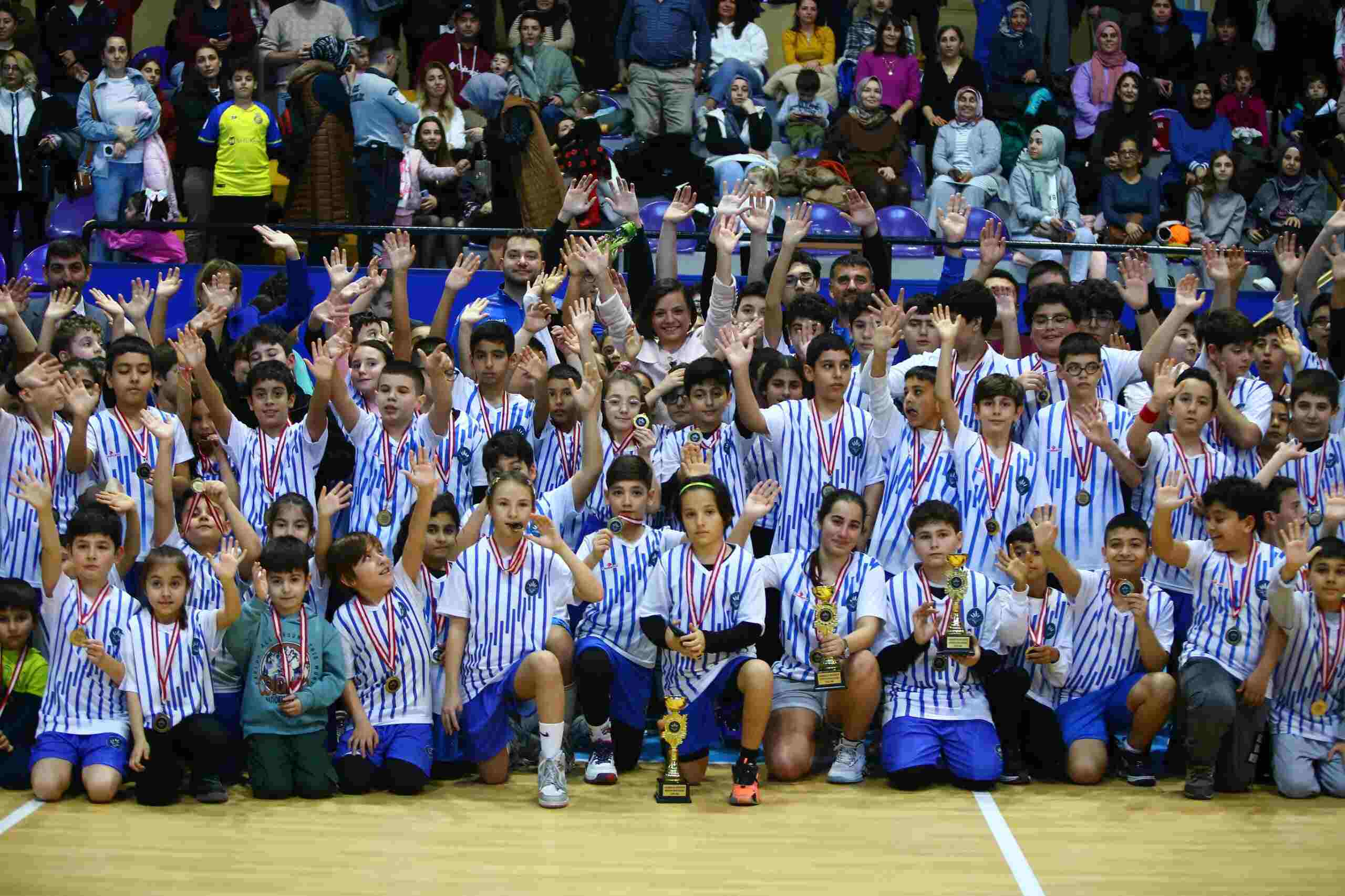 İhsan Alyanak Spor Salonu