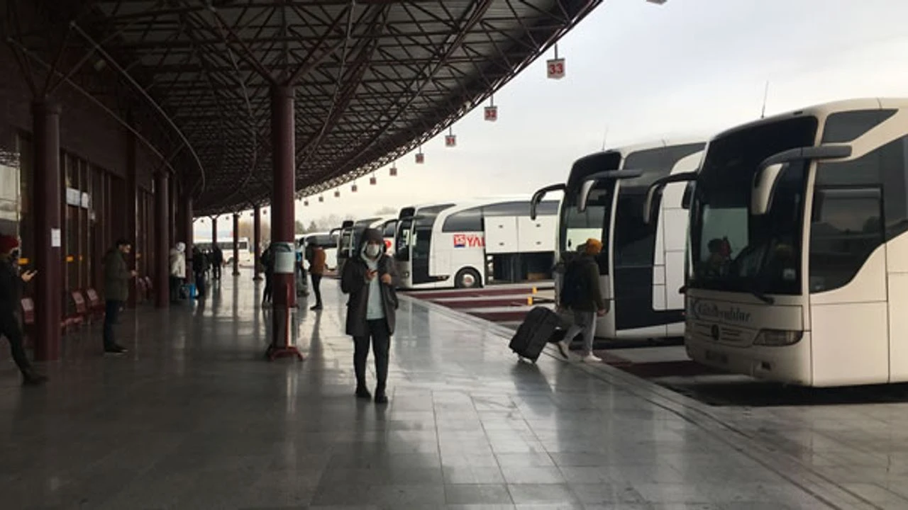 İzmir - İstanbul arası otobüsle kaç saat?