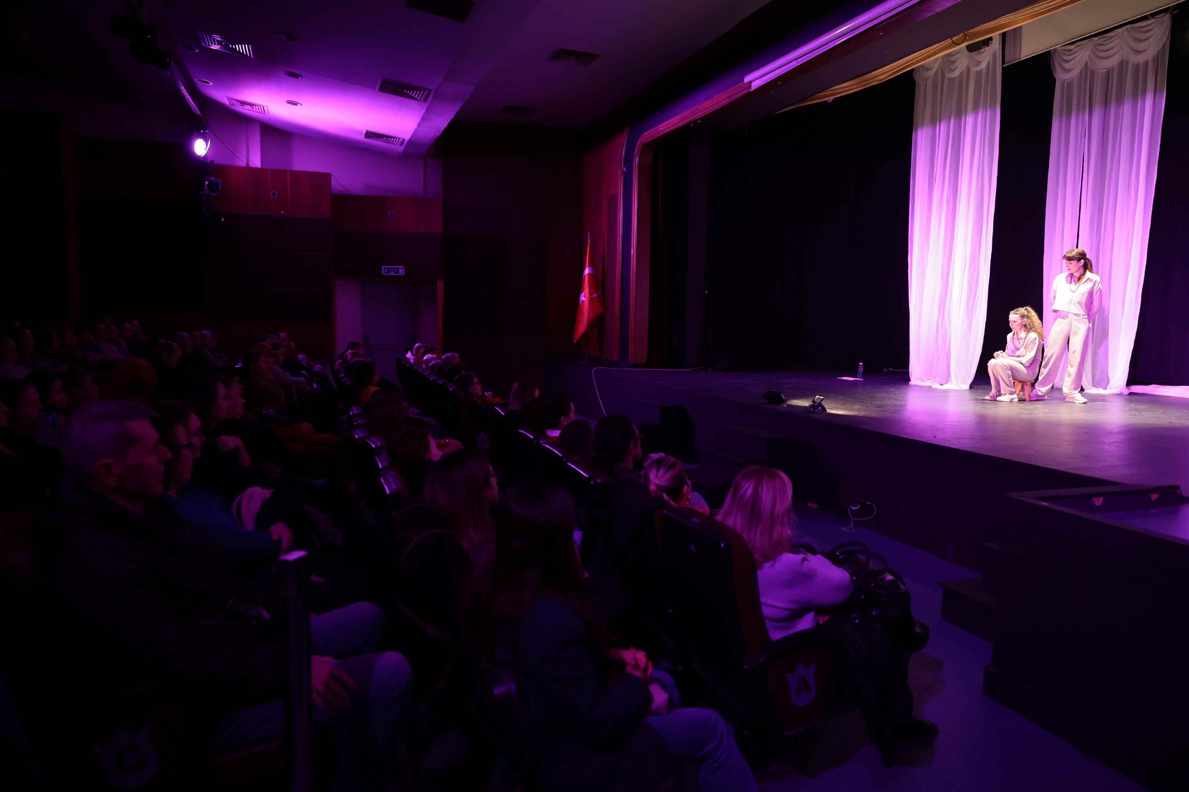 İzmir Konak’ta Kadın Oyunları Festivali