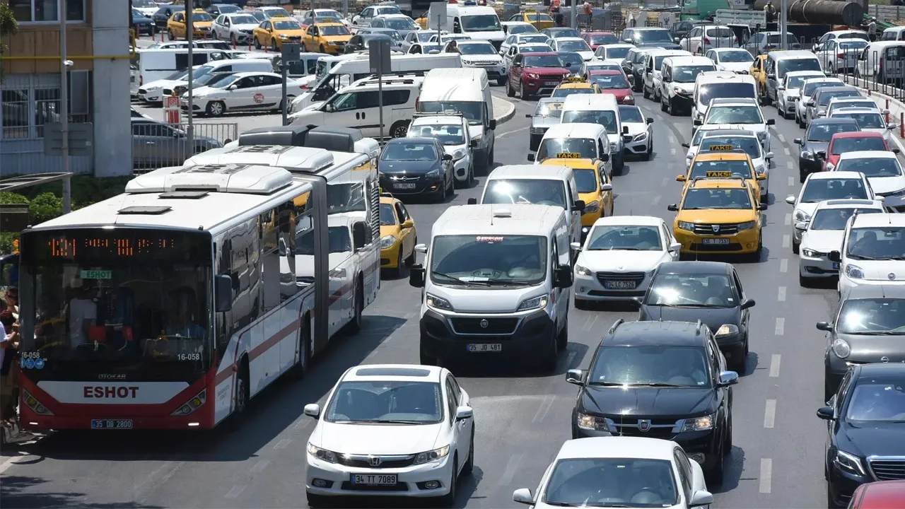 Izmir Trafige Kayitli Arac