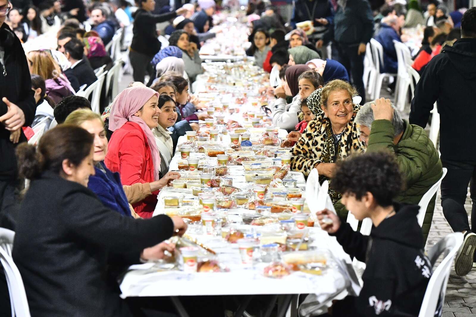 İzmir'de iftar sofraları