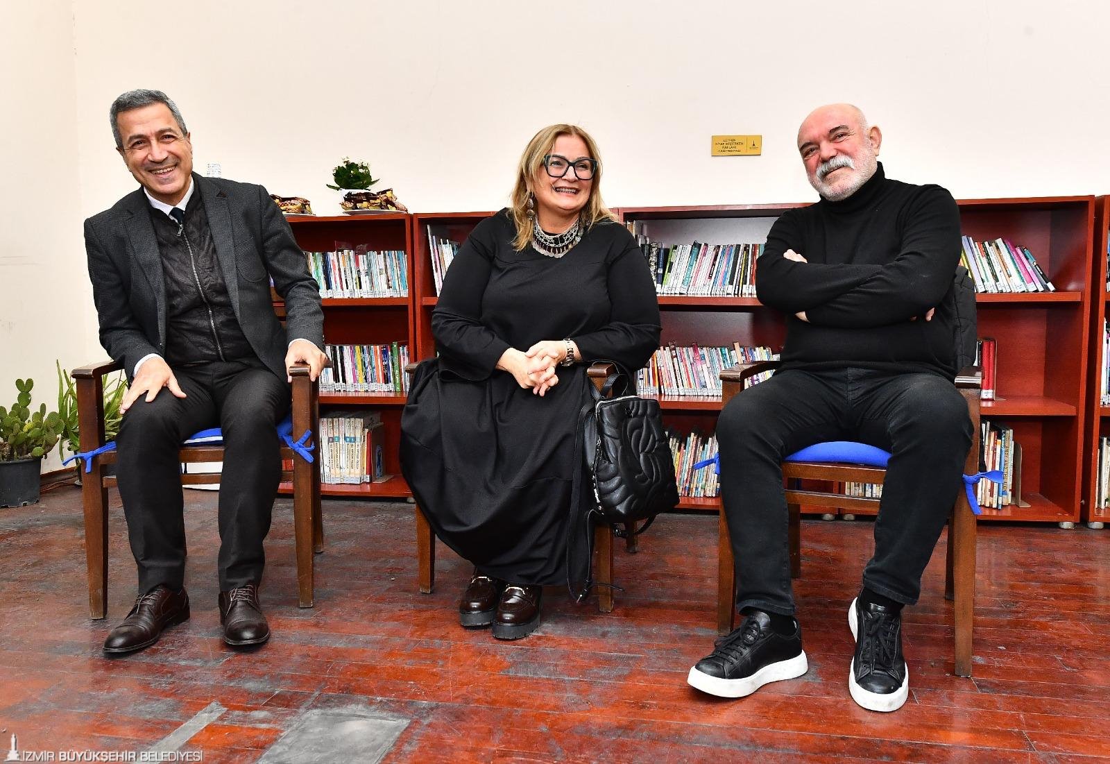 İzmir’in Kitap Kurtlarına Ercan Kesal’lı Sürpriz (1)