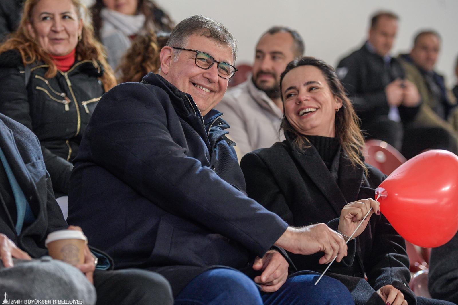 İzmir'in Sevgisi Buzu Eritti (7)