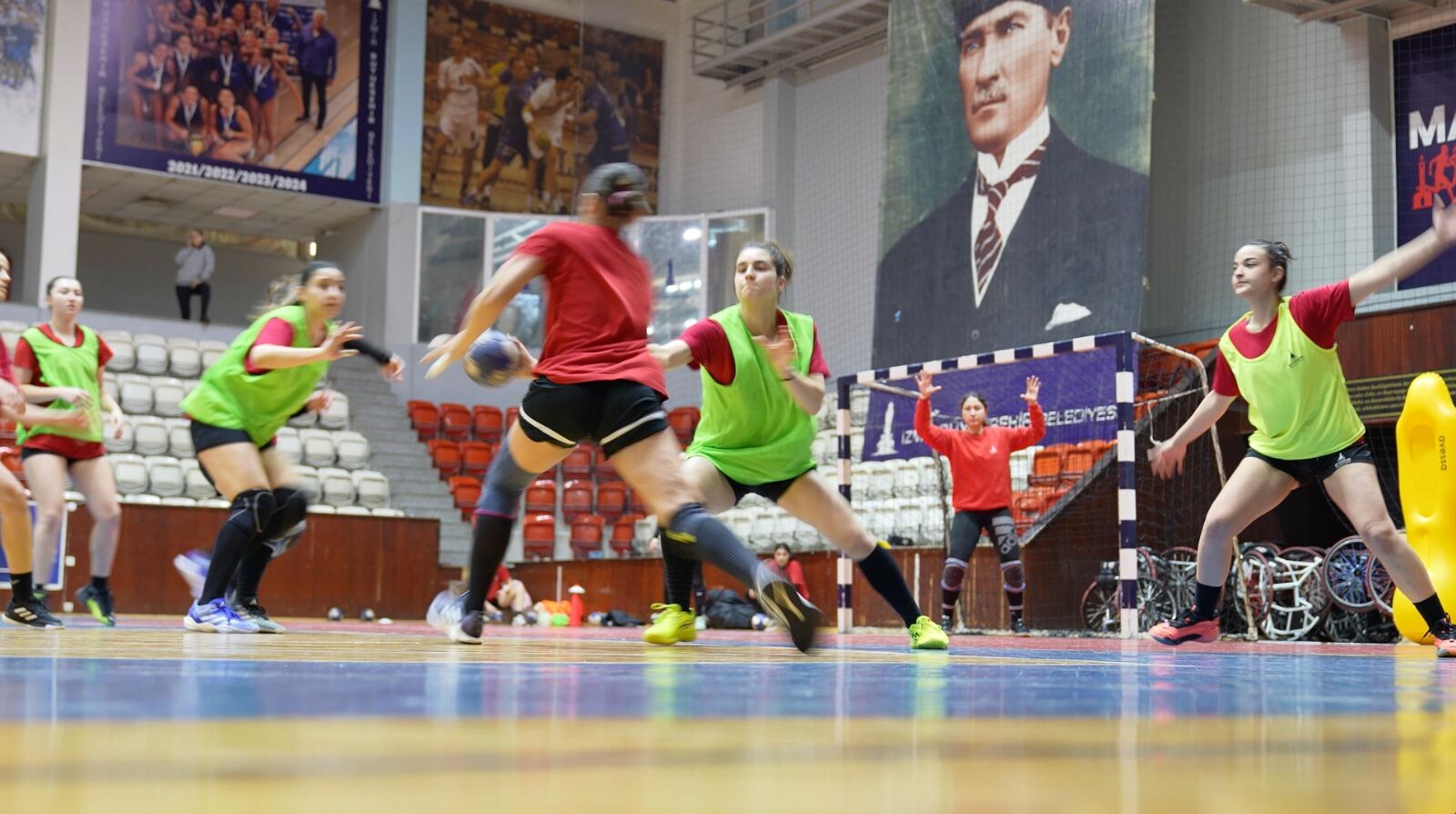 kadın hentbol maçı