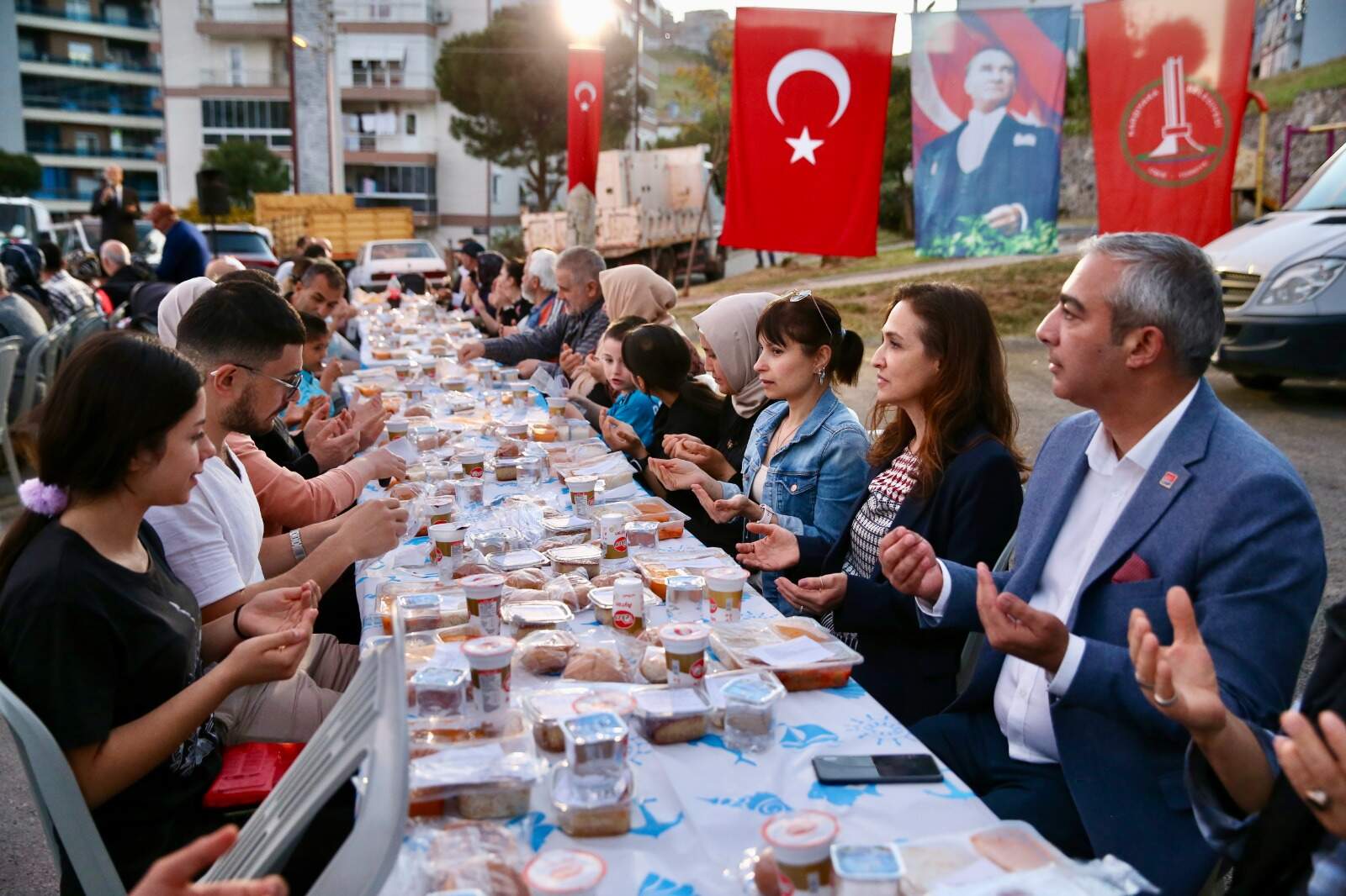 Karşıyaka iftar sofrası