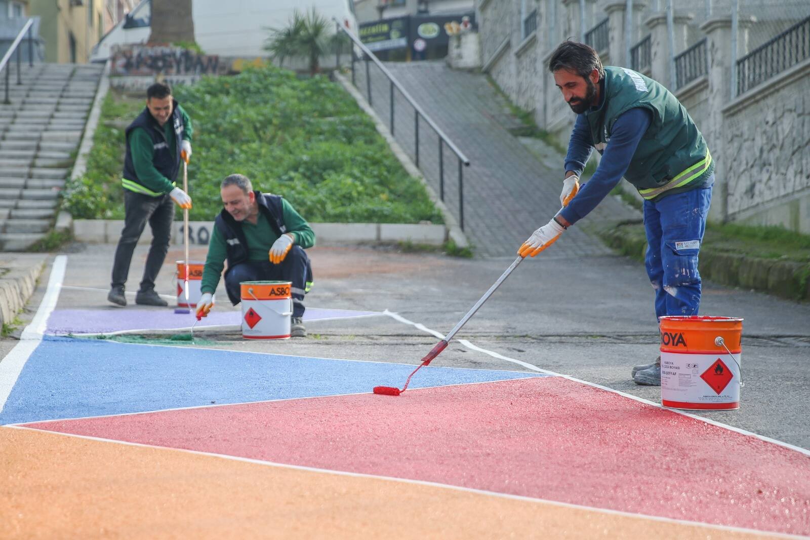 Konak renkli yol uygulamaları
