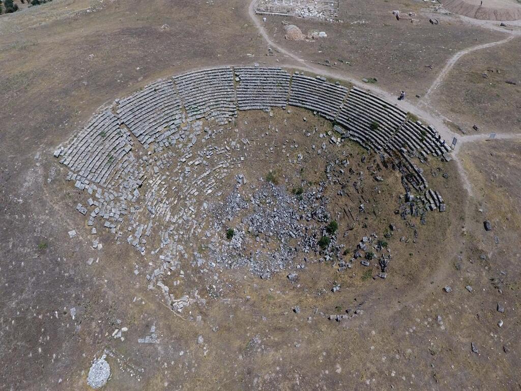 Laodikya'nın Antik Tiyatrosu