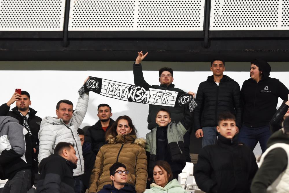 Kadın ve 18 yaş altı taraftarlara ücretsiz giriş