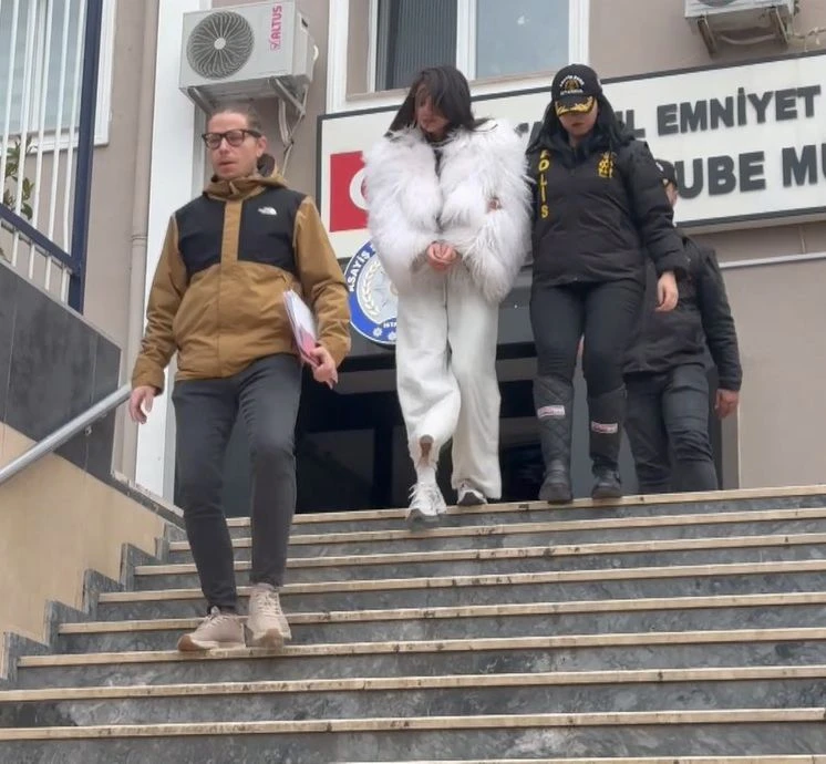 Müstehcenlik suçlamasıyla gözaltına alındı