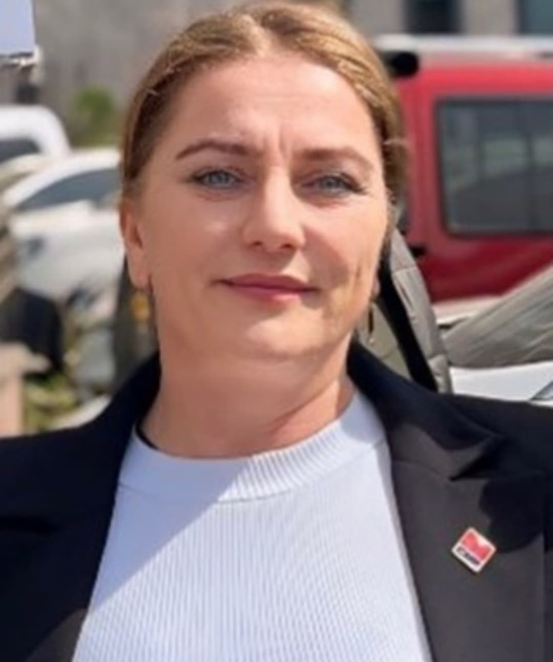 Tesis içinde saldırıya uğradılar